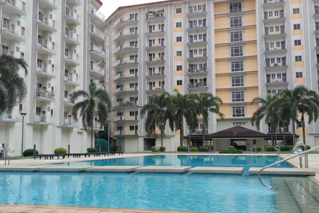 Cherolds Place Lovely 1 Bedroom Condo With Balcony Manille Extérieur photo