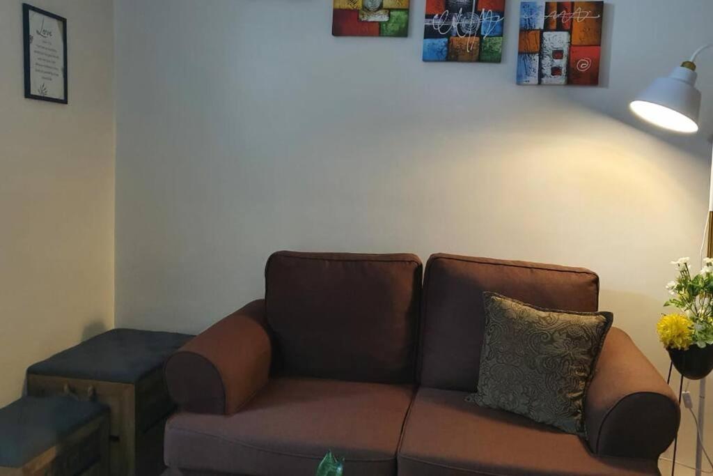 Cherolds Place Lovely 1 Bedroom Condo With Balcony Manille Extérieur photo