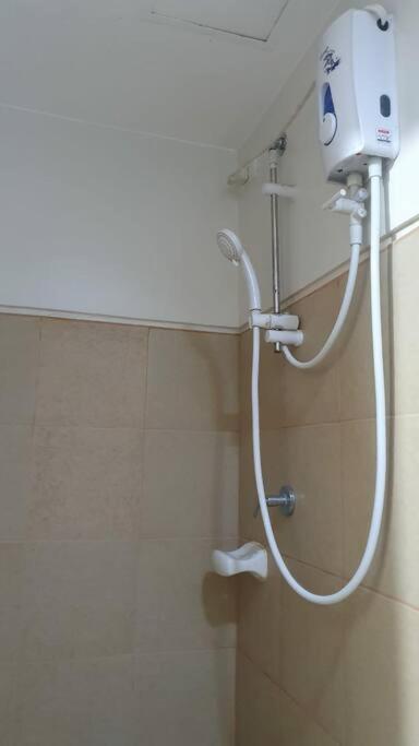 Cherolds Place Lovely 1 Bedroom Condo With Balcony Manille Extérieur photo